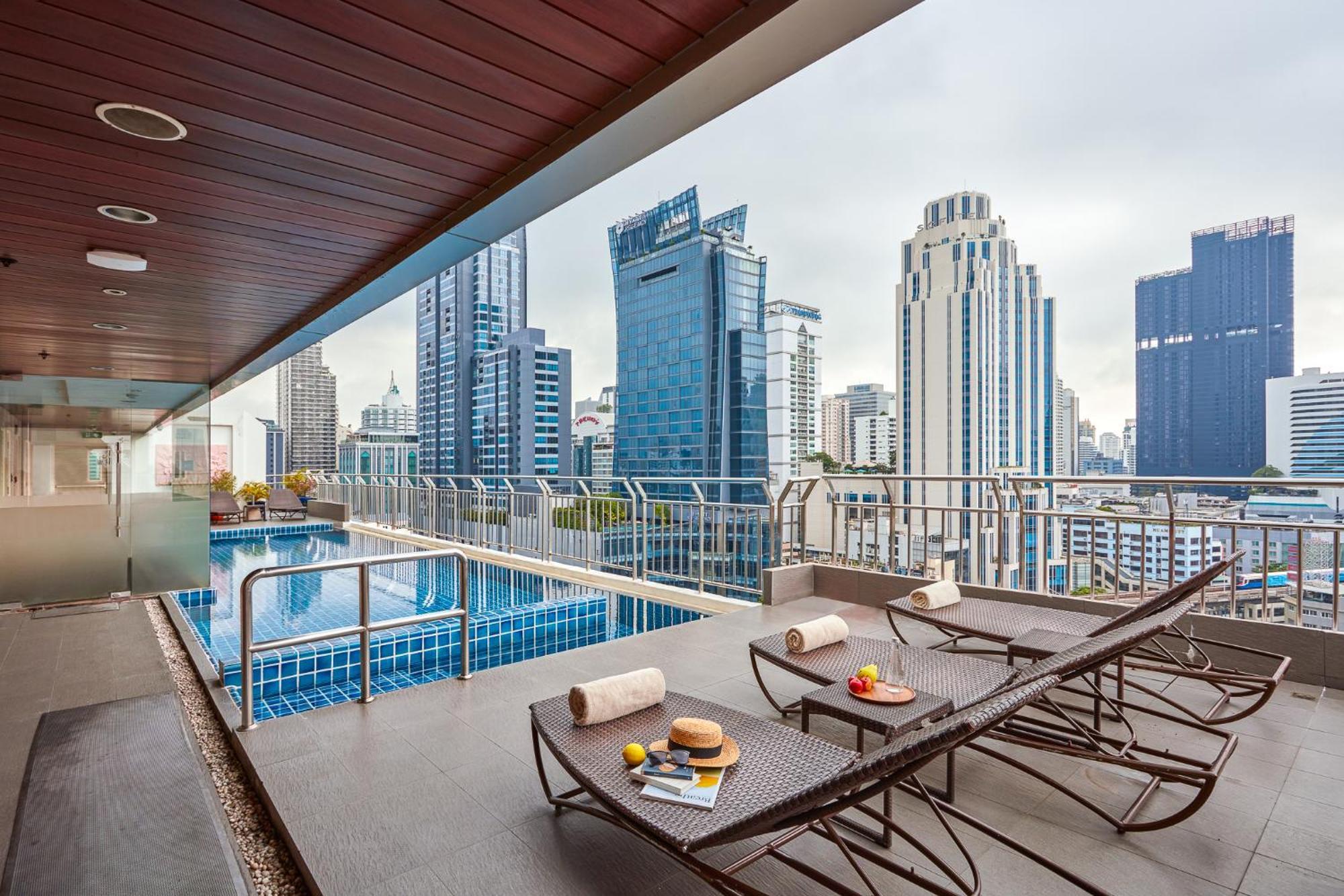 Adelphi Suites Bangkok - Sha Extra Plus Exterior foto